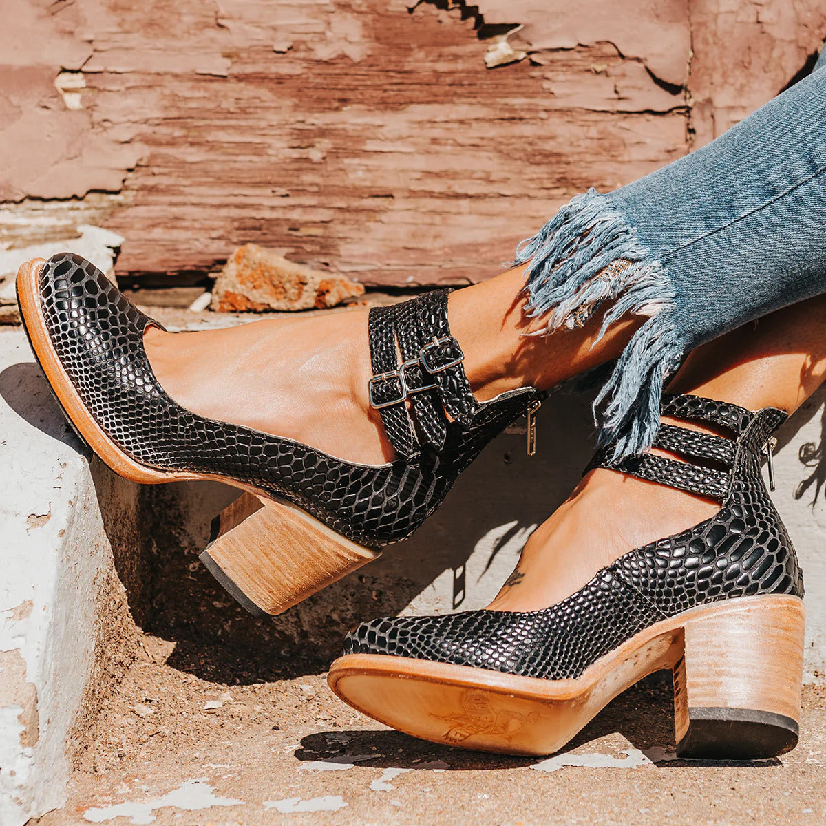 Antiqua | Vintage Classic Heels